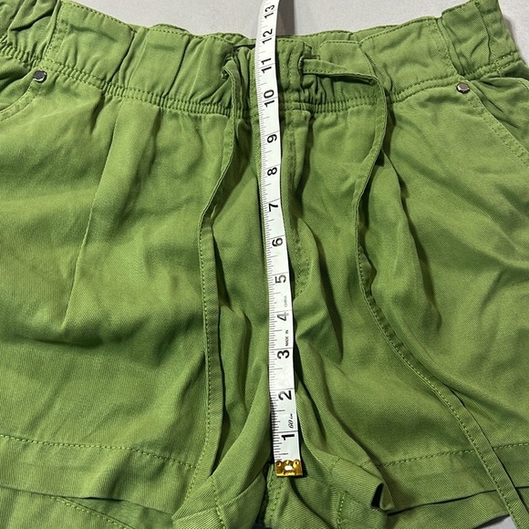 KUT green shorts size M - Picture 6 of 8